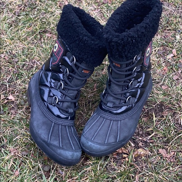 UGG AUSTRALIA Waterproof Boots 7.5 - Picture 8 of 8